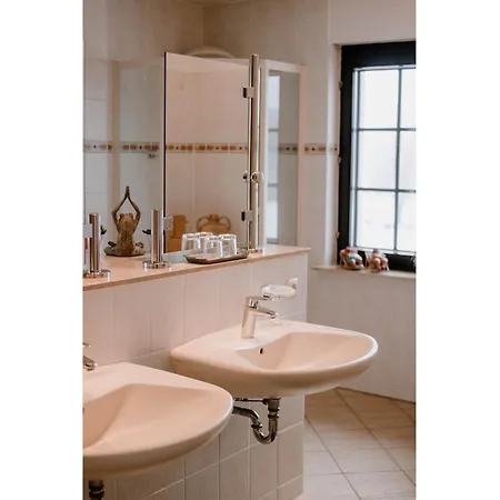 Gaestehaus Seezeit Apartment Neu Sallenthin