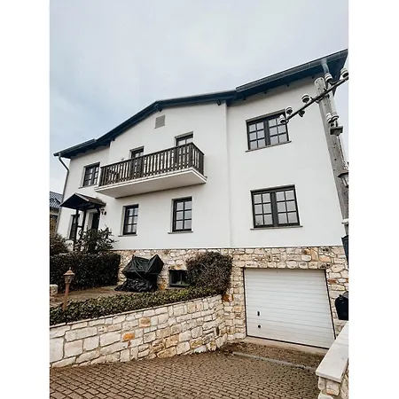 Apartment Gaestehaus Seezeit Neu Sallenthin